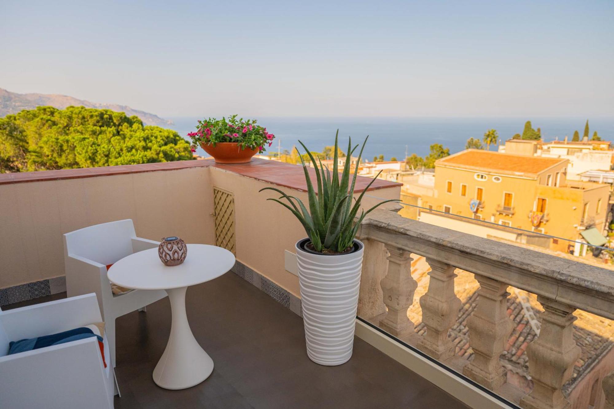 Hotel La Terrazza Di Porta Messina à Taormine Extérieur photo